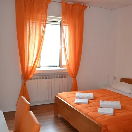 Mikeze Jakeze * Triest